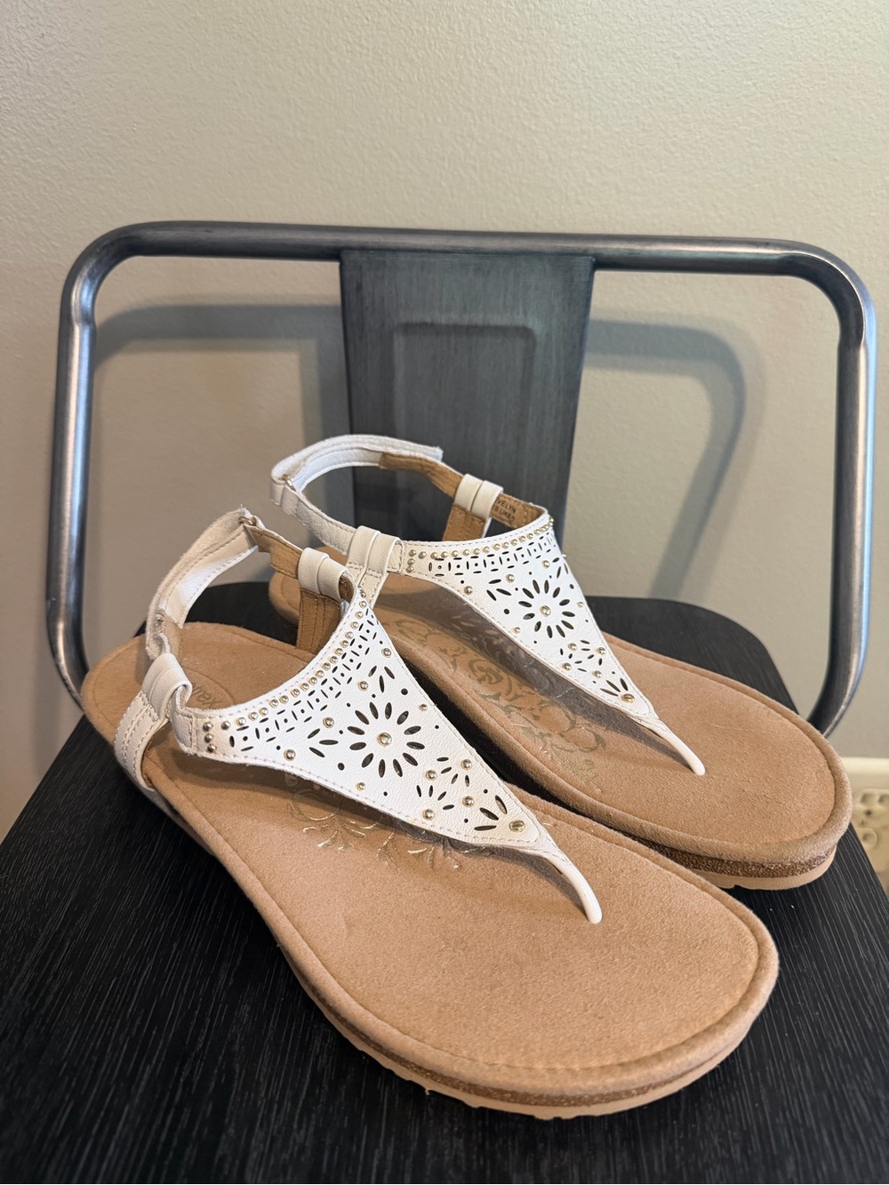 Aetrex Evelyn White Laser Cut Comfort Sandals Size 8